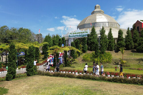 Indahnya-Flora-Wisata-San-Terra-Pujon-di-Kota-Apel